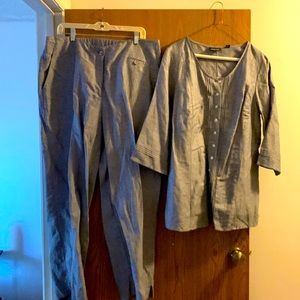 Woman’s 2pc linen pantsuit,size 14-16